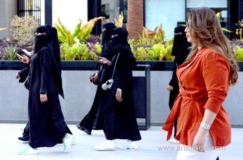 no-more-abayas-for-foreign-women_kuwait