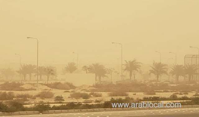 thunderstorm-dusty-winds-in-most-of-the-regions-of-saudi-arabia_kuwait