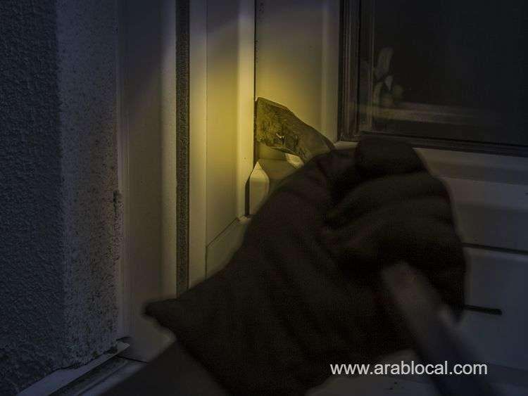 three-saudis-arrested-for-committing-a-number-of-home-burglaries-in-riyadh-saudi