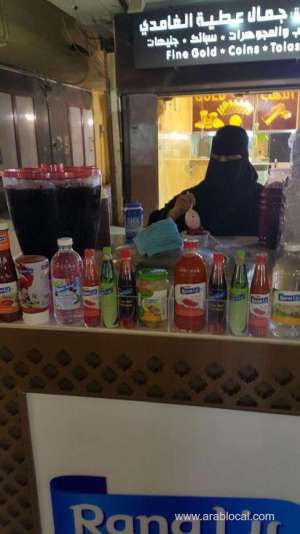 many-women-have-stalls-in-balad_saudi