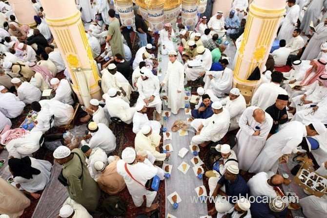 efforts-continue-at-prophet's-mosque-to-serve-worshippers-during-ramadan-saudi