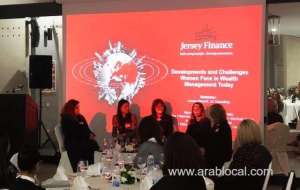 women-in-saudi-arabia-are-taking-control-of-their-finances-_saudi