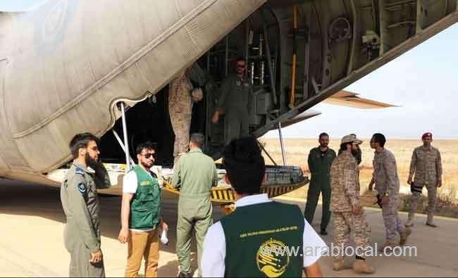 first-saudi-relief-planes-land-in-cyclone-hit-socotra-saudi