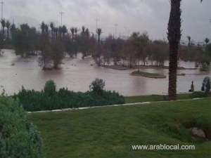saudi-floods-search-continues-for-teenager-swept-away_UAE
