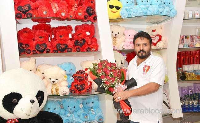 saudis-enjoy-second-religious-police-free-valentine's-day-saudi