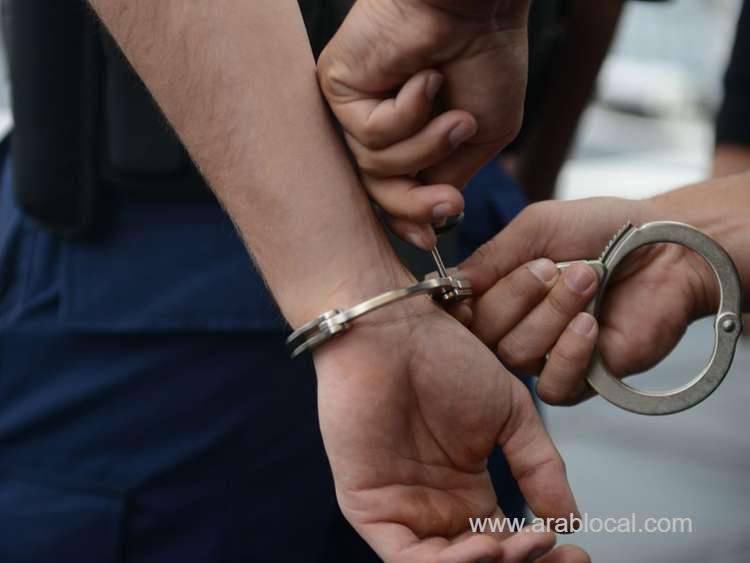 man-arrested-for-possession-of-drugs-and-liquor--saudi