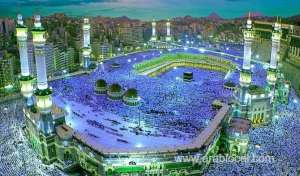 thousands-of-worshippers-performed-the-third-friday-prayer-at-the-grand-mosque_UAE