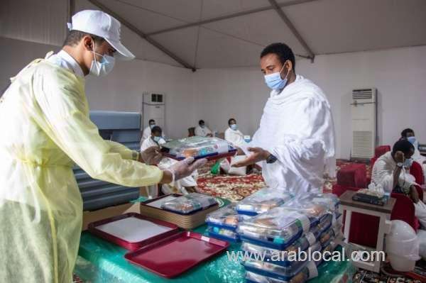 coronavirus-vaccines-mandatory-for-workers-serving-pilgrims-in-makkah-and-madinah-saudi