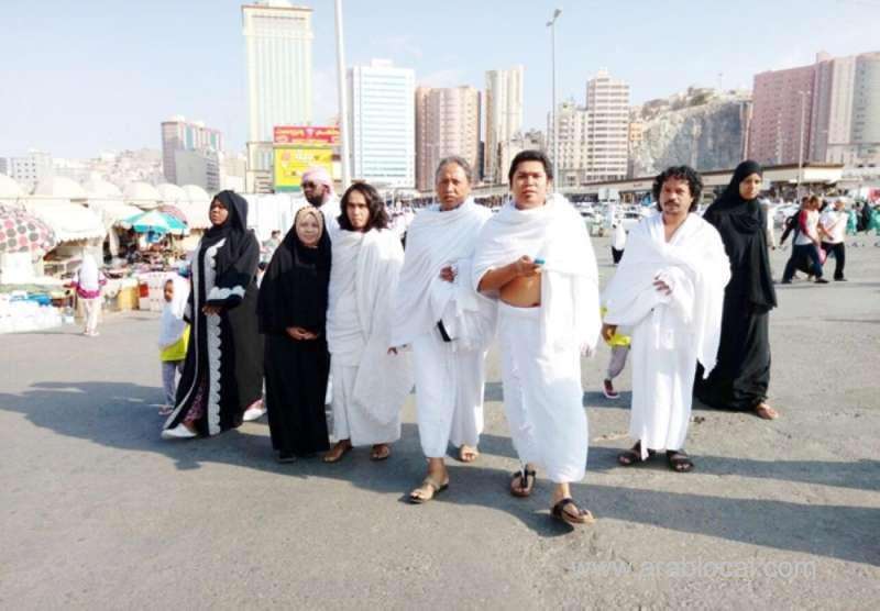 a-year-long-walk-from-indonesia-to-makkah-saudi