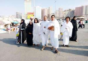 a-year-long-walk-from-indonesia-to-makkah_UAE