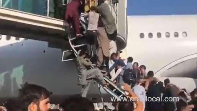 commercial-flights-suspended-at-kabuls-international-airport-people-in-panic-in-afghanistan-after-taliban-took-control-saudi