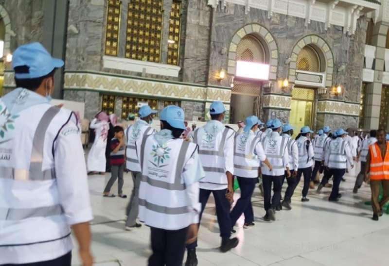 over-10,000-staff-in-service-as-faithful-flock-to-makkah-saudi