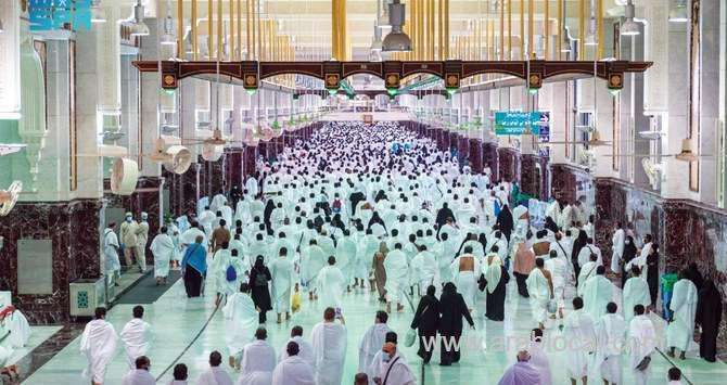 first-full-friday-prayers-at-two-holy-mosques-saudi