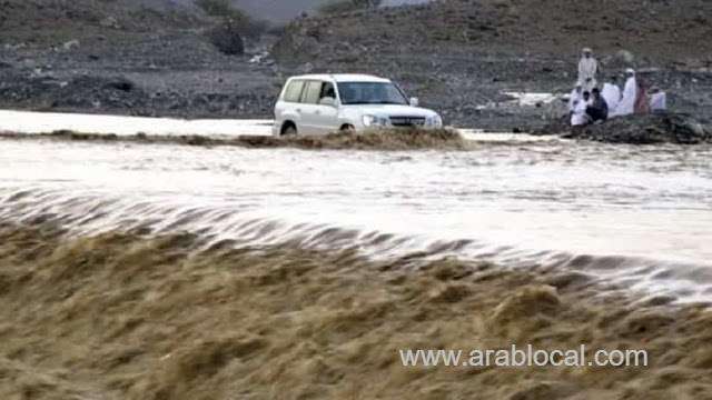 saudi-moroor-sets-the-traffic-fine-for-crossing-valleys-and-reefs-during-their-flow-saudi