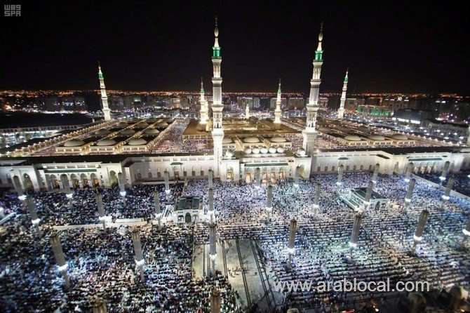 the-prophet’s-mosque-prepares-to-receive-masses-of-worshippers-in-madinah-saudi