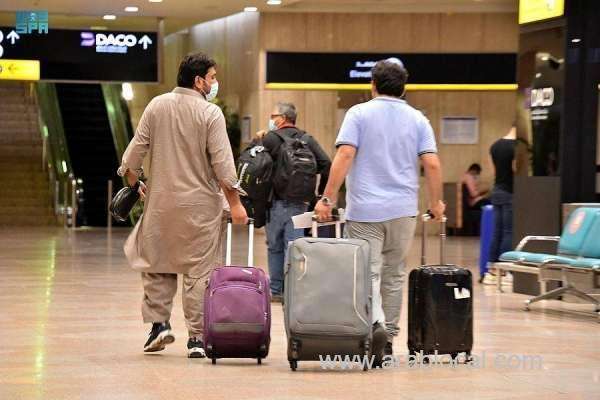 fiveyear-jail-term-half-a-million-fine-for-stealing-airline-passengers-belongings-saudi