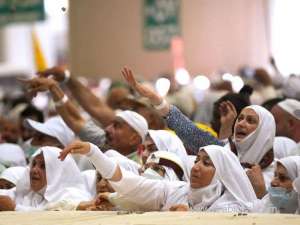 on-the-first-day-of-tashreeq-pilgrims-continue-stoning-at-jamarat_UAE