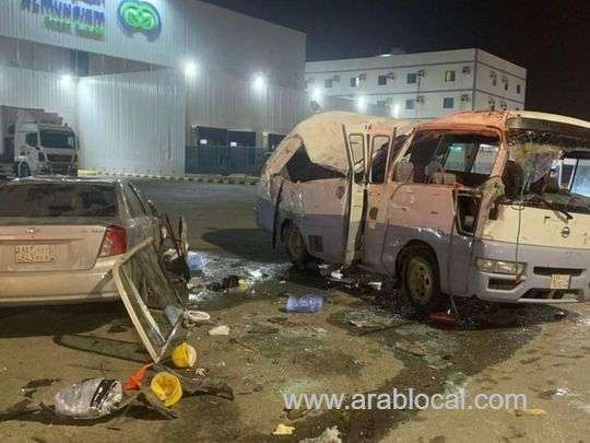 a-horrific-accident-kills-3-people-and-injures-17-saudi