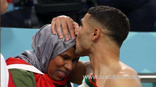 achraf-hakimi-celebrates-moroccos-win-over-belgium-with-his-mother-saudi
