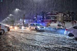 makkah-madinah-and-albaha-regions-receive-rain-alerts-upgraded-to-warnings-by-the-ncm_UAE