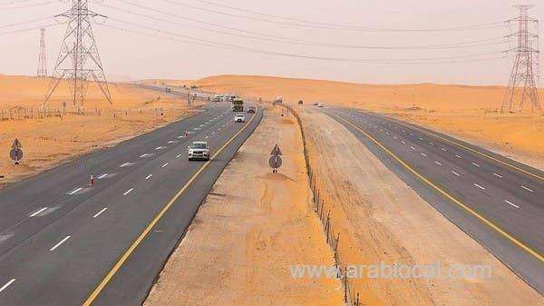 forgotten-child-on-dammamriyadh-highway-police-handover-to-family-saudi