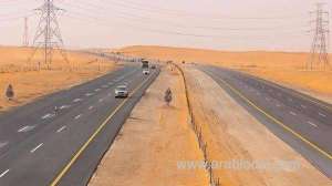 forgotten-child-on-dammamriyadh-highway-police-handover-to-family_UAE