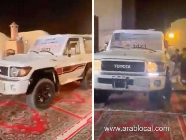 over-rescue-efforts-saudi-brothers-gifted-yemeni-expats-with-a-4-wheel-suv-saudi