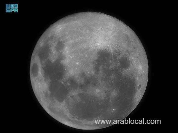 witness-the-spectacular-supermoon-over-saudi-arabia-and-the-arab-world-saudi