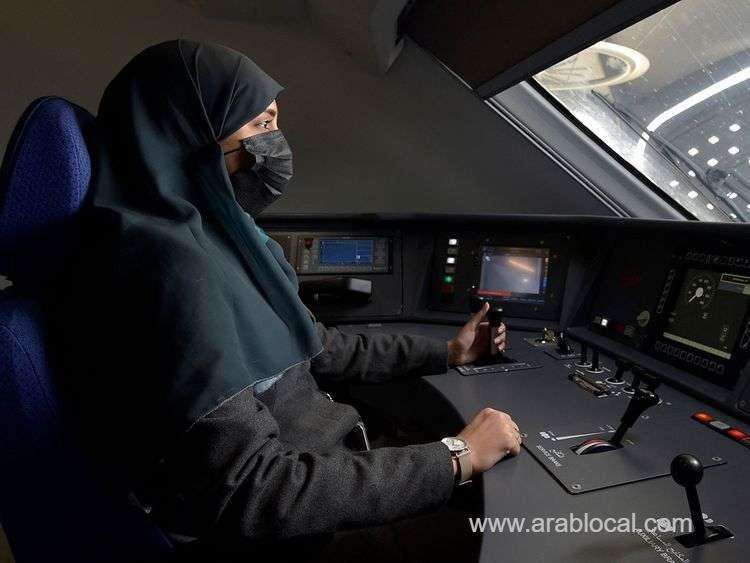 saudi-private-sector-female-workforce-surpasses-900000-marking-a-new-record-saudi