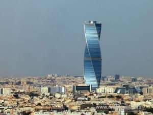 saudi-employers-face-fines-for-passport-retention-and-labor-violations_UAE