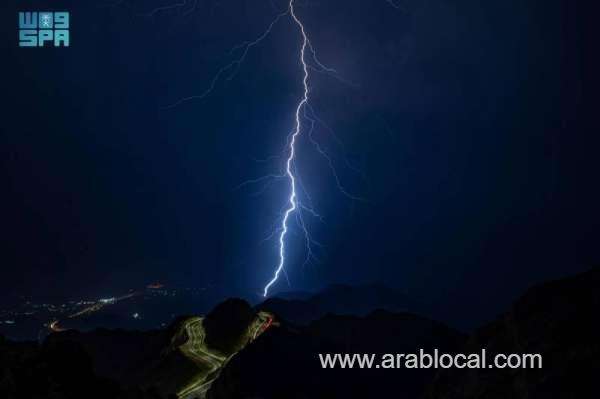 thunderstorms-expected-to-continue-in-saudi-arabias-regions-until-friday-saudi
