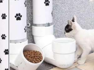 the-saudi-city-of-hail-offers-stray-cats-feeding-pipes_UAE