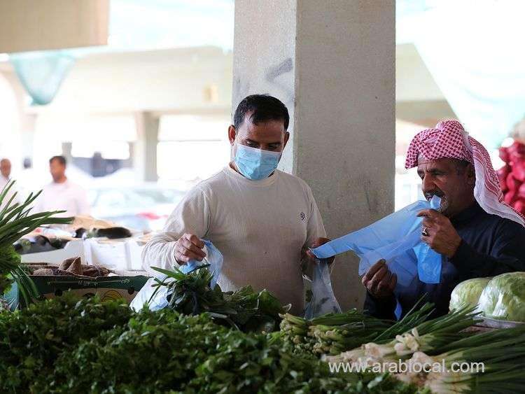 expats-barred-from-jeddah-market-in-saudi-crackdown-saudi