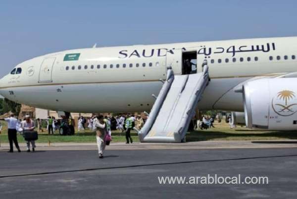 saudi-arabian-airlines-flight-lands-safely-after-fire-incident-in-peshawar-saudi