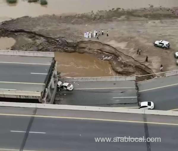 one-dead-and-several-injured-as-flash-floods-cause-jazan-valley-bridge-collapse-saudi