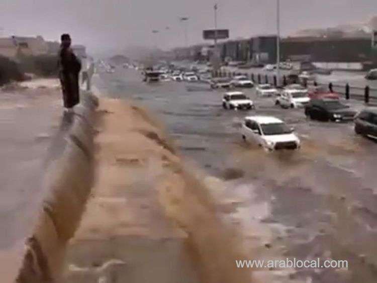 heavy-rainfall-hits-jazan-saudi-arabias-region-faces-severe-damage-and-loss-of-life-saudi