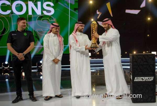 crown-prince-mohammed-bin-salman-awards-champions-of-inaugural-esports-world-cup-in-riyadh-saudi