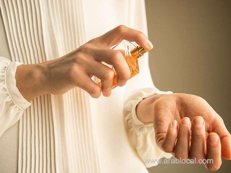 health-risks-of-perfume-spraying-saudi-toxicologist-warns-against-common-practice-in-shopping-centres-saudi