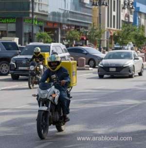 saudi-arabia-halts-new-licenses-for-delivery-bikes-amid-regulatory-changes_UAE