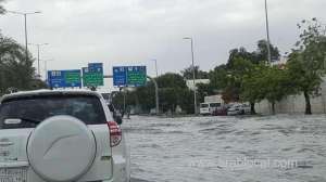heavy-rain-creates-traffic-chaos_UAE