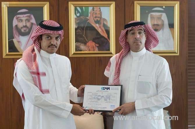 saudi-minister-handed-over-the-3rd-cinema-operation-license-to-al-rashed-united-group-saudi