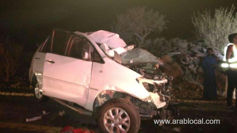 7-killed,-4-critical-in-horrific-accident-saudi