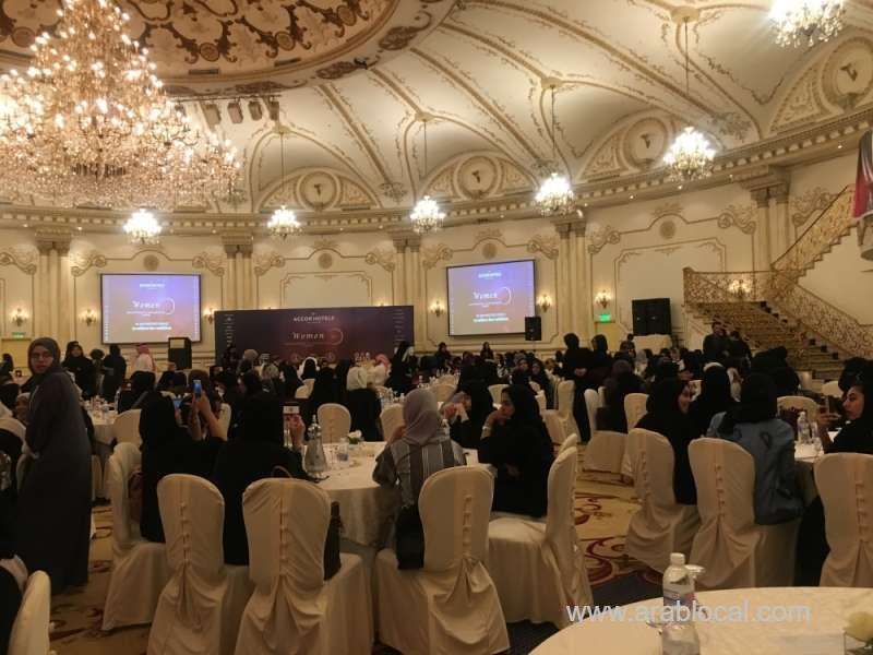saudi-women-can-now-become-tourist-guides-saudi