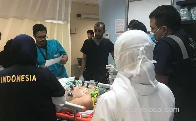 medical-teams-at-jeddah-airport-save-two-pilgrims-lives-saudi