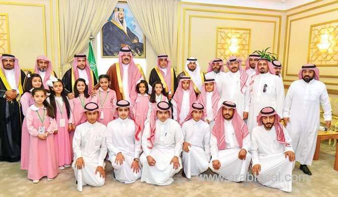 governor-of-northern-hail-region-meets-with-parents-and-students-as-new-school-year-opens-saudi