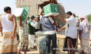 saudi-aid-agency-distributes-relief-goods-in-yemen_UAE