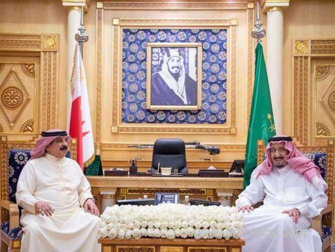 king-salman-holds-talks-with-bahraini-king-in-diriyah-saudi