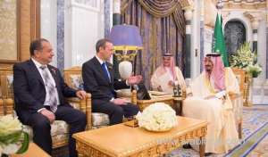 king-salman-receives-british-envoy_saudi