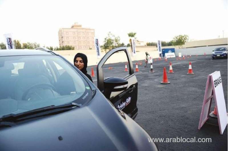 driving-lessons-to-the-female-students-and-staff-saudi