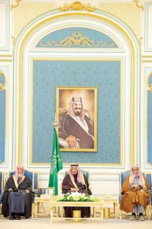 king-salman-receives-grand-mufti-and-governors_UAE